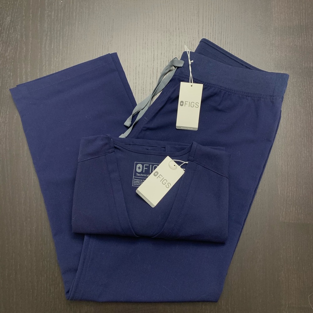 BRAND NEW FIGS SCRUB SET